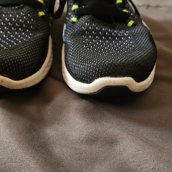 Shoes - Picture 9 of 9